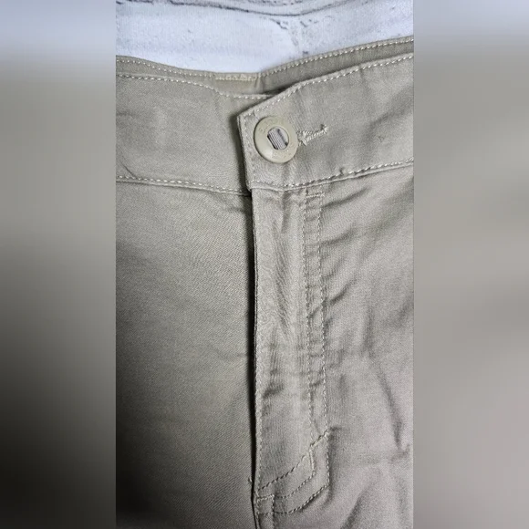 5.11 Tactical Women's Khaki Shorts Size 14 - Picture 3 of 9